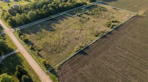 Large vacant land plot outlined for potential land buyers